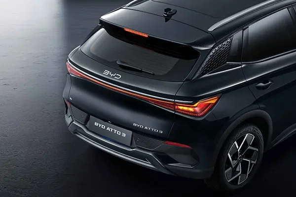 One-piece Through LED Taillight Strip